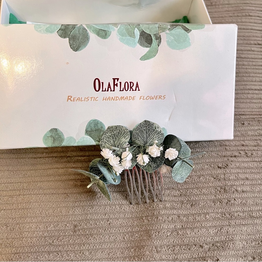 Eucalyptus and Baby’s Breath Hair Comb